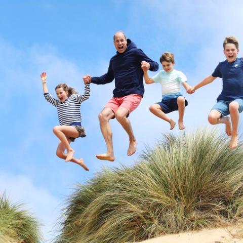 الأمير ويليام مع أطفاله الثلاثة - صورة من حساب @KensingtonRoyal على إكس