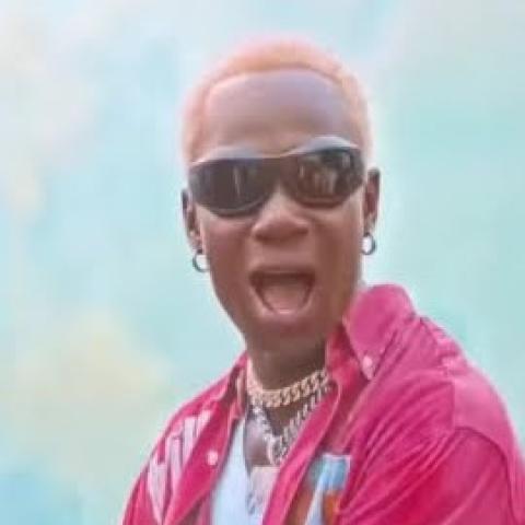 أم سي بابا - صورة معدلة من إكس