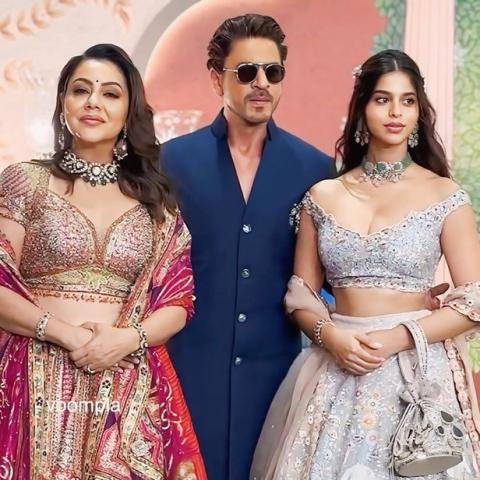 شاروخان و عائلته - صورة متداولة على إكس