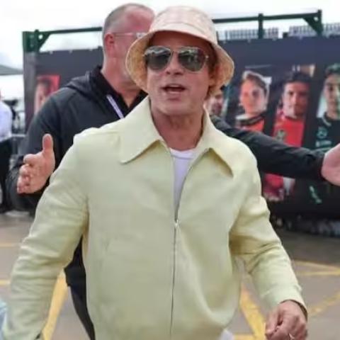 براد بيت و غيناس دي رامون - صورة من حساب @viralpopculture على إنستقرام