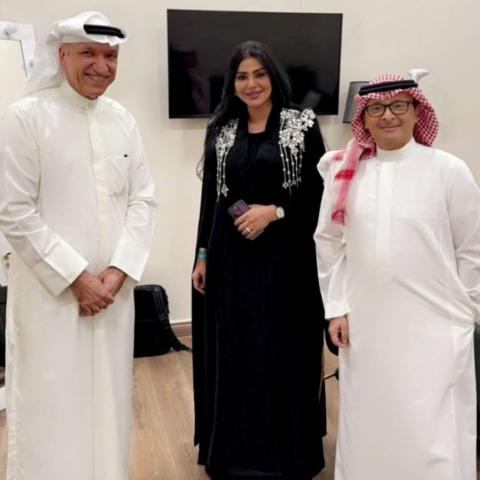 ريم عبدالله تتوسط عبد المجيد عبدالله و سالم الهندي - صورة من سناب شات