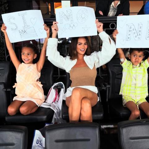 كريسي تيغن وأولادها - إنستغرام