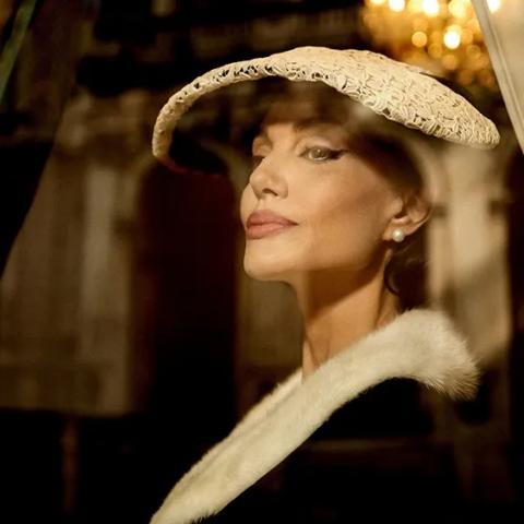 أنجلينا جولي من فيلم Maria - صورة من موقع imdb