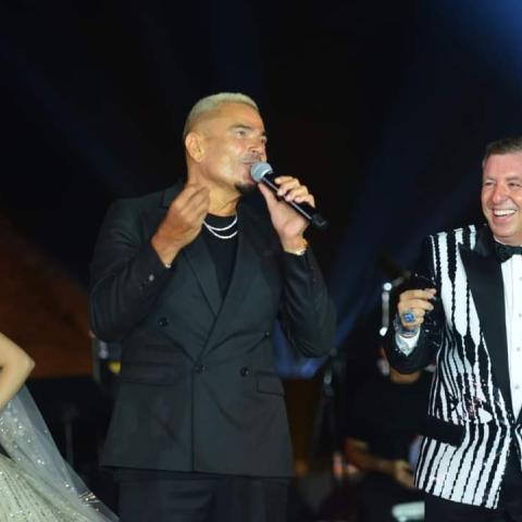 عمرو دياب بحفل زفاف ابنة باسل سماقية