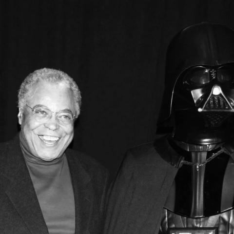 جيمس إيرل جونز