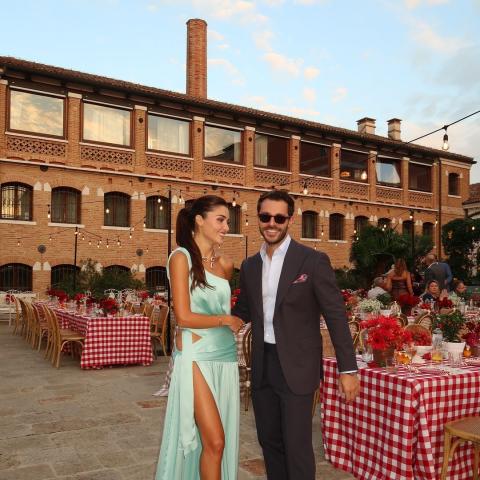 هاندا أرتشيل و حبيبها هاكان صابانجي  - صورة من انستقرام