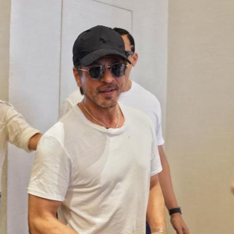 شاروخان - صورة من حساب IIFA Awards بانستقرام