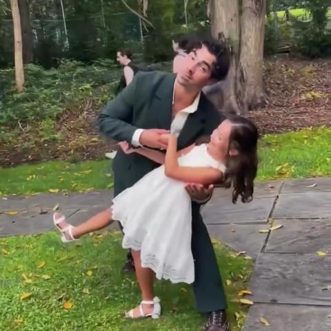 جو جوناس مع إبنة أخته - إنستغرام