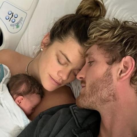 لوغان بول و نينا - انستغرام