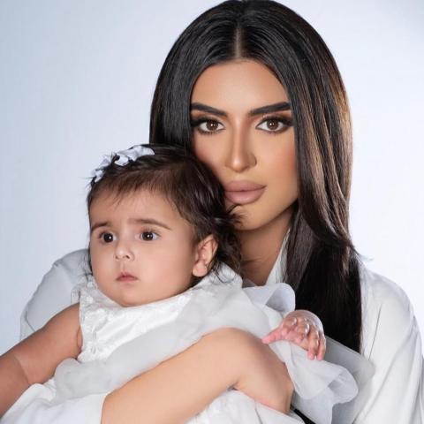 الشيخة مهرة وإبنتها - إنستغرام