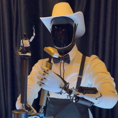 الروبوت &quot;أوبتيموس&quot; من شركة تسلا - إكس