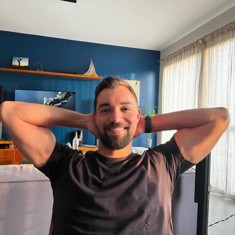 باسل الزارو - صورة من إنستقرام