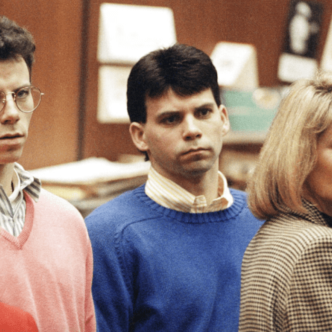 زوجات لايل وإريك مينينديز .. قصة حب الوحوش في السجن - مصدر الصورة غوغل