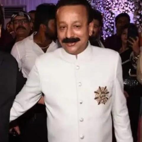 سلمان خان مع الراحل بابا صديق - صورة من انستقرام