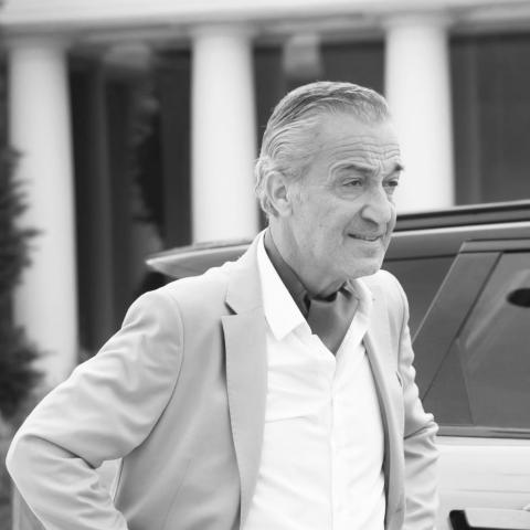 الراحل تيكين تيمال - صورة معدلة