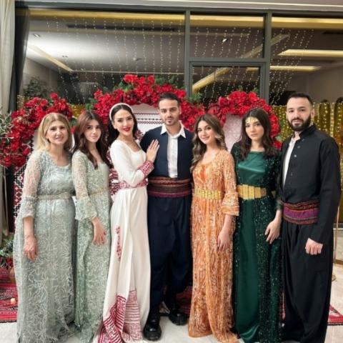 نارين بيوتي وعائلتها من حفلة حناء شيرو و شهد