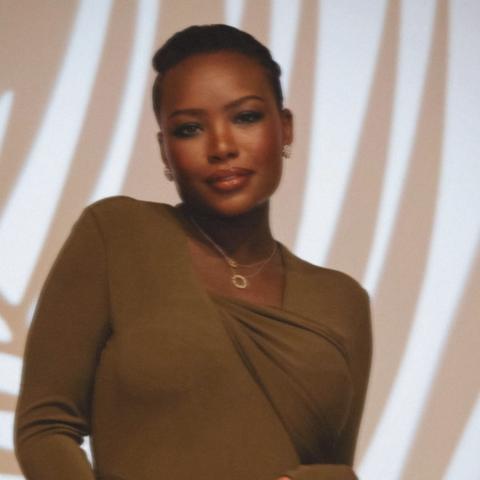 خديجة معاذ  - صورة معدلة