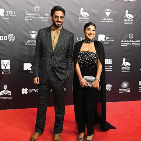 شجون الهاجري و عبدالله بوشهري - صورة من صحيفة &quot;الأيام&quot; البحرينية