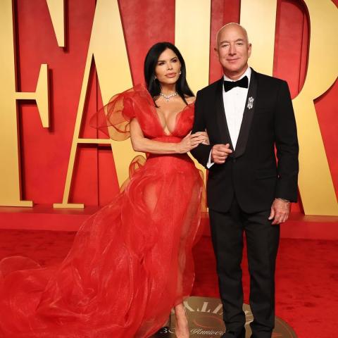 جيف بيزوس وخطيبته لورين سانشيز