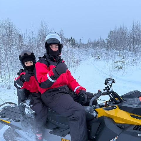 جورجينا رودريغيز  و رونالدو - صورة من انستقرام