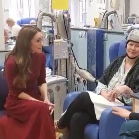 كيت ميدلتون مع المرضى في مستشفى رويال مارسدن - إكس