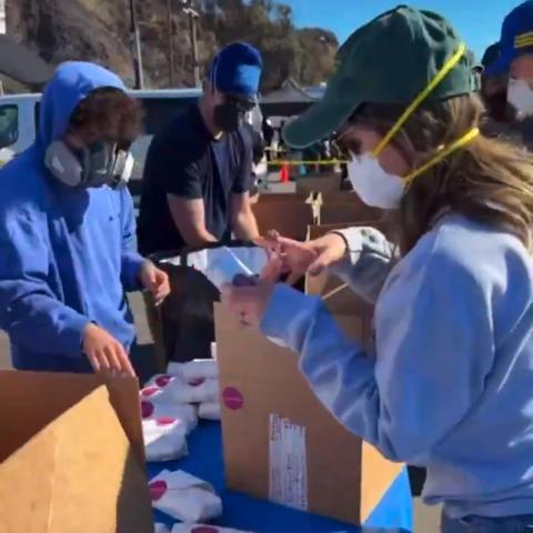 سيلينا غوميز وبيني بلانكو - إكس