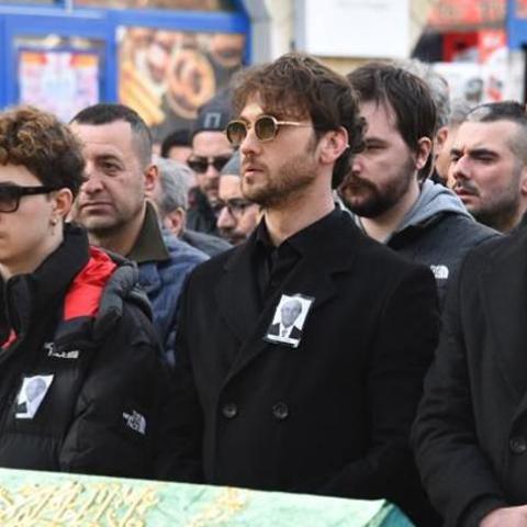 أراس بولوت إينيملي - جنازة والده