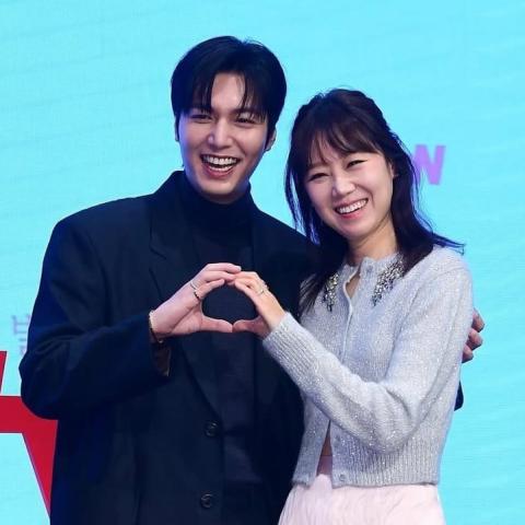 لي مين هو و  جونج هيو جين - صورة من فيسبوك