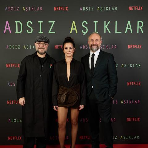 أبطال مسلسل &quot;عشاق مجهولون&quot; - صورة من حساب @netflixturkiye