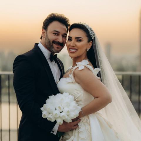 مي فاروق و عريسها محمد العمروسي من جلسة تصوير زفافهما