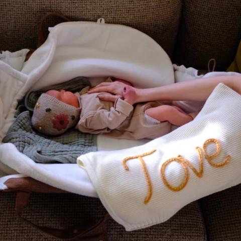 &quot;توف&quot; إبنة ليلي كولينز وتشارلي ماكدويل - إنستغرام