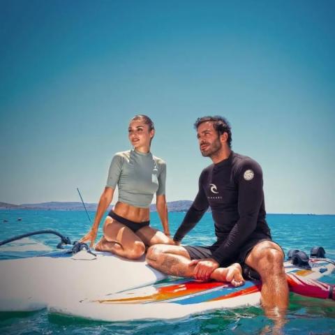 فيلم دعها للرياح - Rüzgara Birak - باريش أردوتش و هاندا أرتشيل