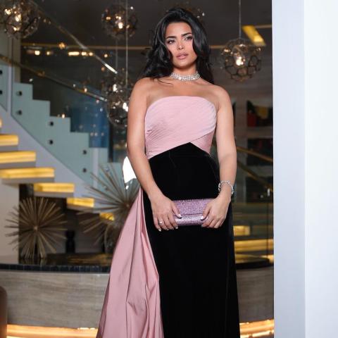 أسماء جلال صورة من إنستقرام