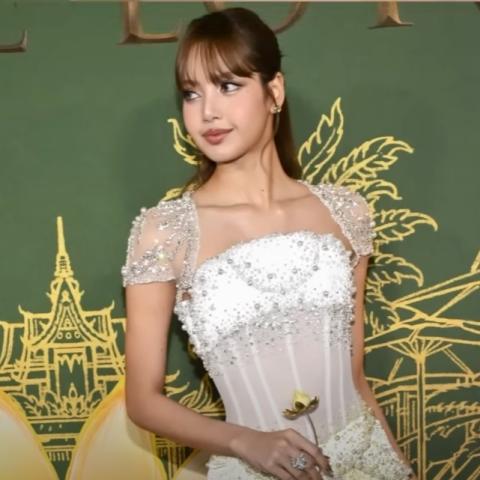 The White Lotus  -  ليسا من بلكبينك - اللوتس الأبيض