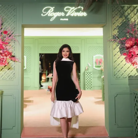 مي عمر بفستان بالأبيض والأسود في عشاء روجيه فيفييه