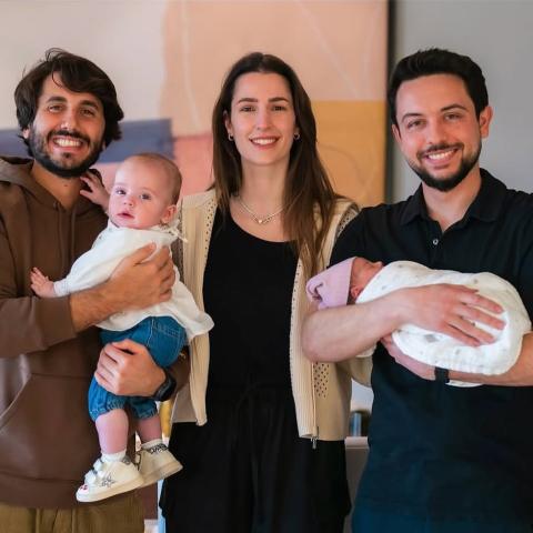 الأميرة رجوى والأميرة ايمان باطلالات عصرية