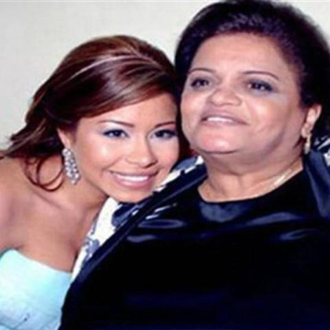 شيرين عبد الوهاب ووالدتها