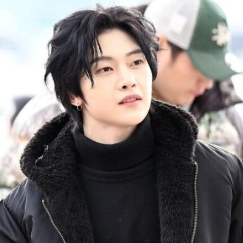 ماثيو من فرقة ZEROBASEONE - صورة من السوشيال ميديا