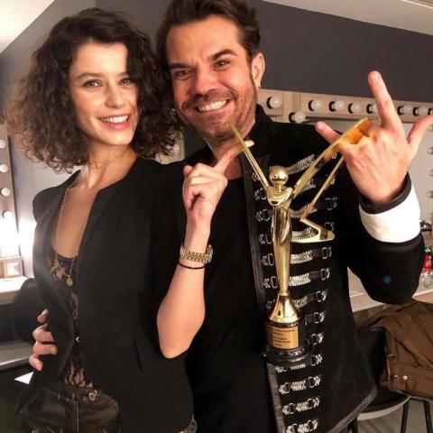 بيرين سات و زوجها - صورة من فيسبوك