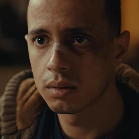 مشهد من الحلقة الأولي لمسلسل ولاد الشمس