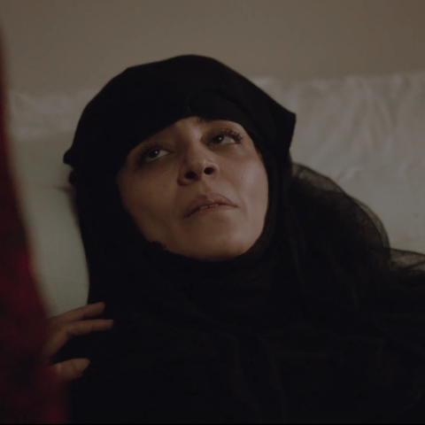 أم جزاع في مسلسل شارع الأعشى - ريم الحبيب - مصدر الصورة شاهد