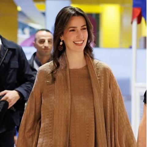 الأميرة رجوة بقفطان بني كاميل بأسلوب مريح وغير متكلف خلال رمضان