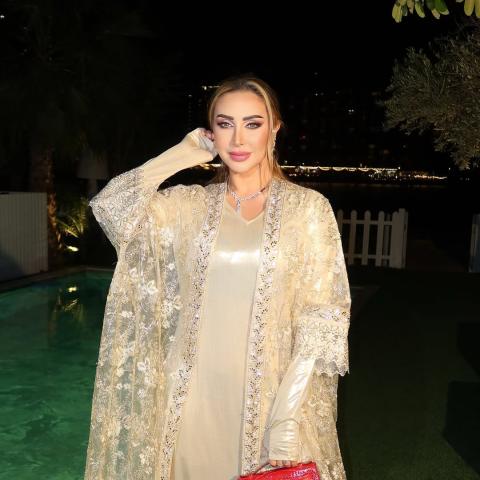 جويل ماردينيان باطلالة شرقية مع تطريزات لافتة