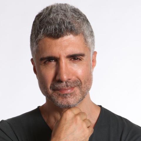 أوزجان دينيز - صورة معدلة من إنستقرام