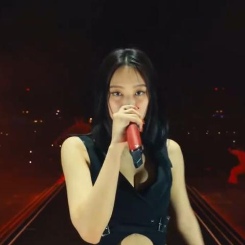 جيني من بلاكبينك - إكس
