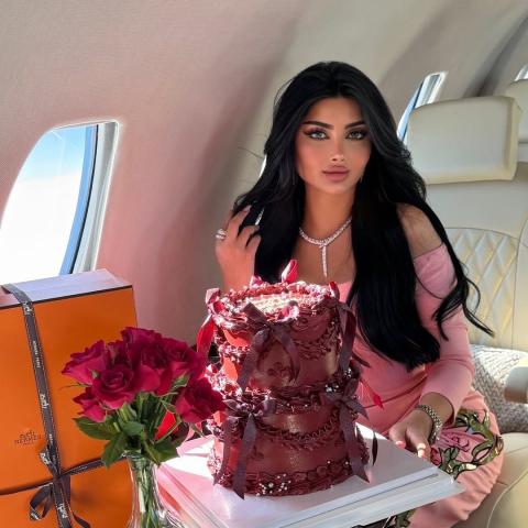 ملكة كابلي تحتفل بعيد ميلادها