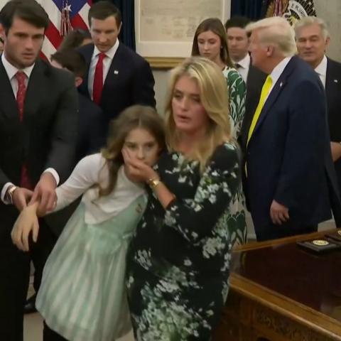 إغماء طفلة داخل البيض الأبيض