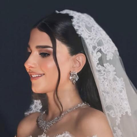 نارين بيوتي في زفافها