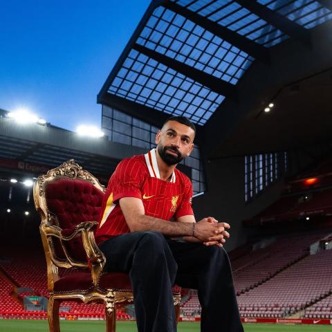 محمد صلاح يجدد عقده مع ليفربول