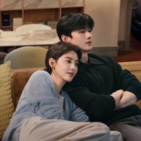 مسلسل الصقيع الأول - The First Frost - مصدر الصورة غوغل